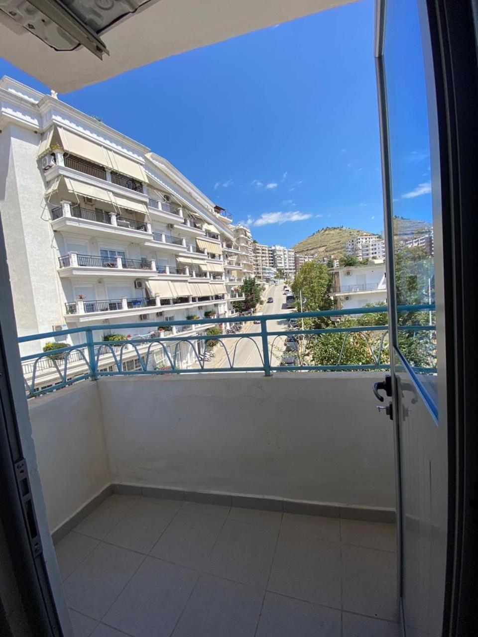 Tulipani Apartments Near Promenade Саранда Экстерьер фото
